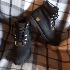 Timberland Black Lace-Up Women's Boots with Gold Accents